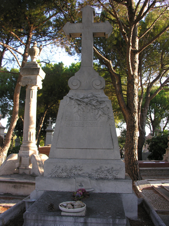 La tombe d'Edmod Rostand et de sa famille au cimétière Saint-Pierre de Marseille