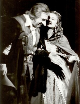 Igor Gorbachyov en Cyrano et Tatiana Kulish en Roxane, © Valentin Krasikov 