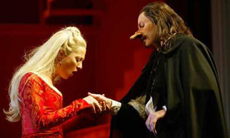 David Wenham as Cyrano de Bergerac with Asher Keddie as Roxane. © Melbourne Theatre Company